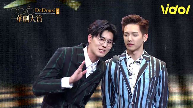 華賞／風田頒獎卡詞、偷看小抄超爆笑