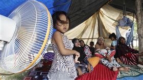 無家可歸,印尼,強震,物資,救援
圖／美聯社／達志影像