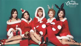 子瑜扮聖誕女郎戴兔耳朵賣萌　秀纖長美腿讓粉絲「戀愛了」
圖/翻攝自TWICE臉書