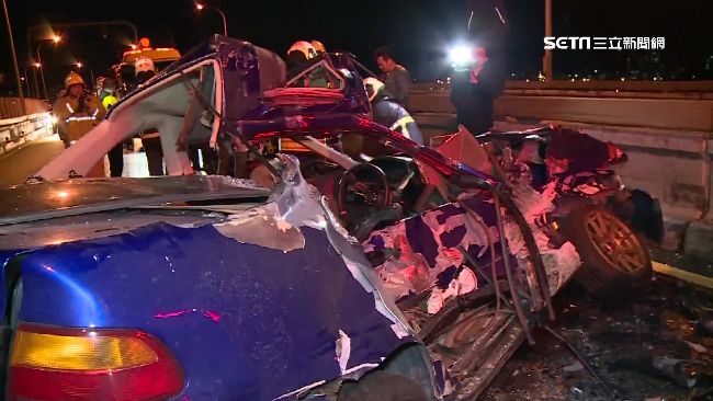 3車競飆失控　1駕駛撞上清潔車身亡