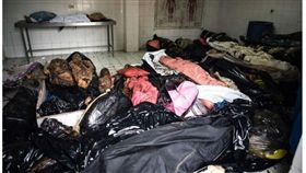 杜特蒂掃毒，停屍間大體滿為患。(圖/翻攝自鏡報)-http://www.mirror.co.uk/news/world-news/many-die-rodrigo-dutertes-war-9425001