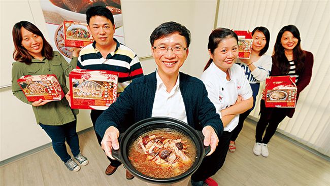 矽谷工程師賣排骨　變中餐代工王