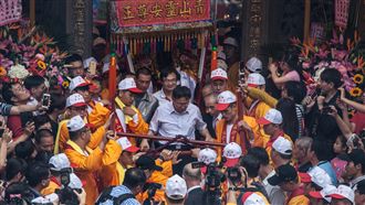 萬華大拜拜　神明遶境竟跑來逛夜市？