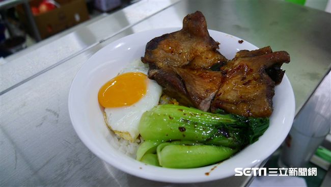 台灣網友認為港式燒臘，比不上台灣改良版之後的豐富。（示意圖／資料照）