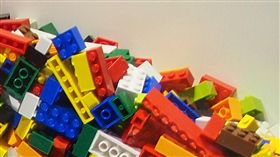 16:9
樂高當顆粒保險套玩…掉在陰道內造成女子頻尿又血尿
圖／攝影者othree, Flickr CC License
https://www.flickr.com/photos/othree/7906141026/in/photolist-d3D5aL-o7YnbS-o7Yd4z-rhhM3A-o7Yh4P-opt7UP-d3D3hj-d3D7oJ-cZKb7Q-opsU8M-d3DmjS-d3D6Kb-rhq92g-d3DhoN-eFRUrX-inAyrs-dywSY7-cZKaaL-9XZgPW-eFY3S5-opbNwe-mkBwEr-8yWzg-eFRVCZ-rhq8AX-ryScNT-opfErw-d3DfcG-4xbxXX-eFY46C-d3D6cw-rhhLtQ-d3DaVA-ryLAud-opt3zB-opfFD1-d3D78f-d3D5w7-rwzEhw-d3Dn81-d3DgE3-4FWFzu-rhhLSL-d3DfLJ-oprChC-d3D8j9-onr3yG-oprBME-d3DhZu-opsVDn