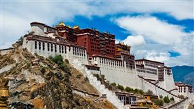 西藏，布達拉宮。（圖／維基百科，作者Antoine Taveneaux，C.C.Licence）