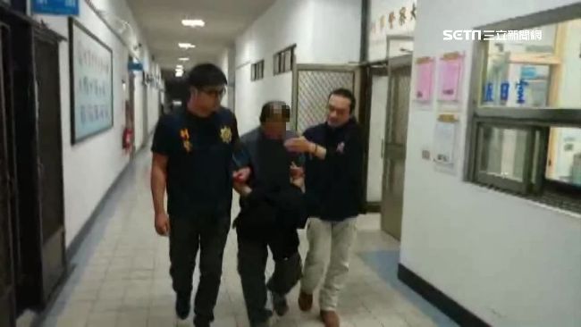 山老鼠嚮導自詡國賊　不給錢就開槍