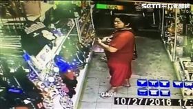 黃姓女慣竊日前到五金百貨行竊取822元的化妝用品後離去（翻攝畫面）