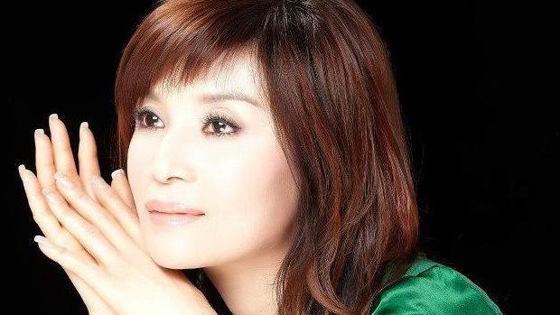 女星憶為一口飯讓全家挨餓　難過淚崩
