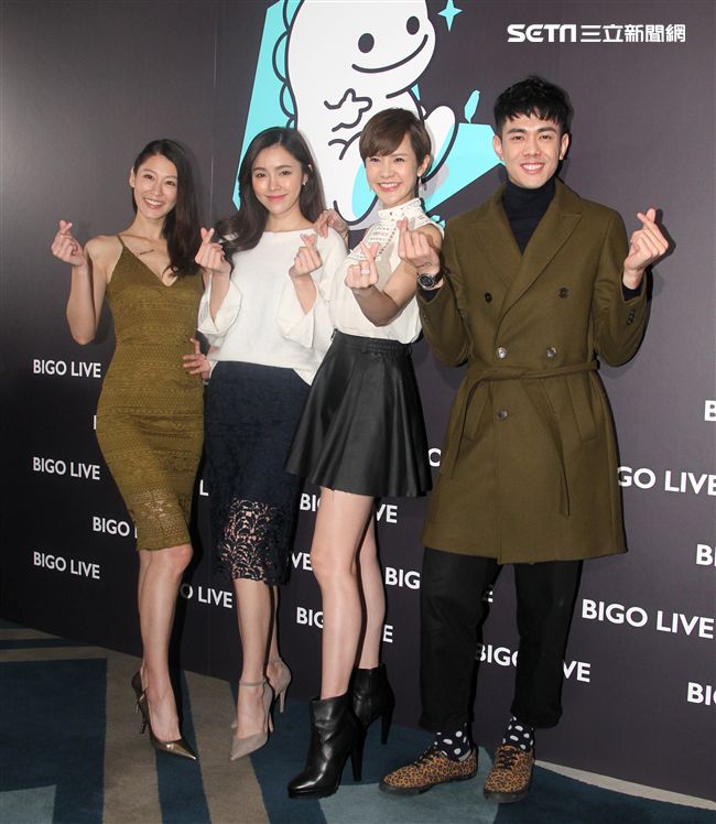 凱渥名模趙孟姿、陳郁安、鄒寧恩，性感玩直播。（記者邱榮吉/攝影）