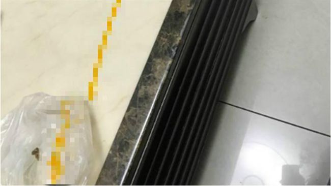 好大好黑射好遠！吃饅頭夾蛋竟大歪樓