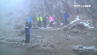 武嶺體感-1度　民眾上合歡山等初雪