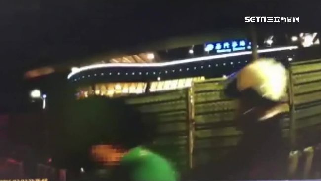 老翁見警急忙逃竄　原來他是通緝犯