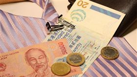 網傳央行換新鈔  越南逮捕造謠者

越南盾
https://goo.gl/G5PGFf
▲圖／攝影者JIA GUI, flickr CC License