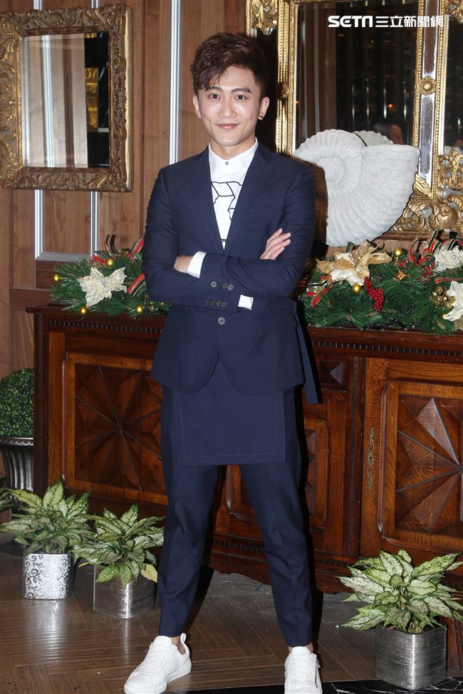 「快樂幫」歌手楊程鈞等待10年終發行首張迷你專輯《藏不住》。（記者邱榮吉/攝影）