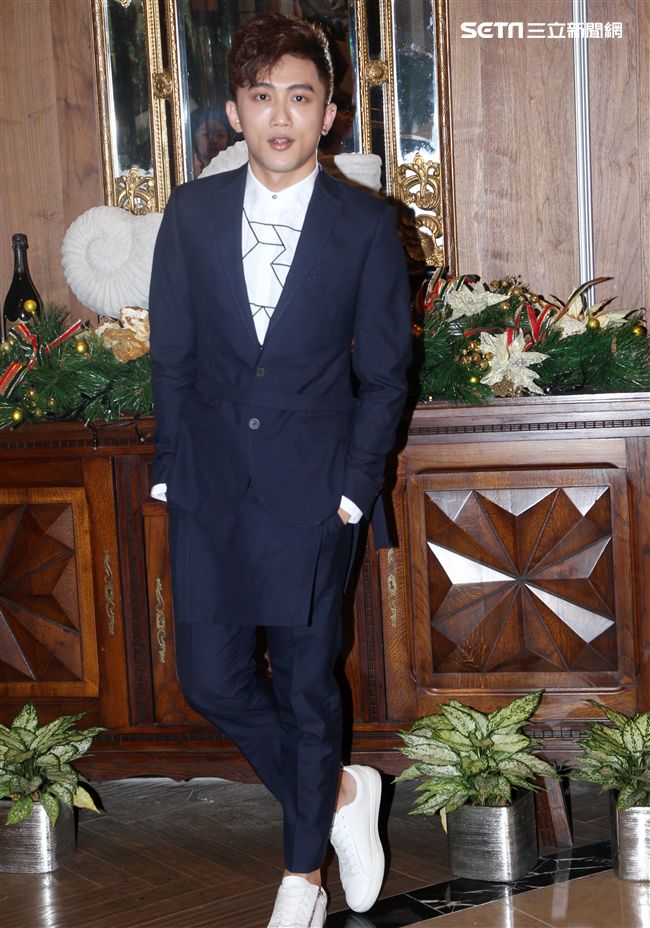 「快樂幫」歌手楊程鈞等待10年終發行首張迷你專輯《藏不住》。（記者邱榮吉/攝影）