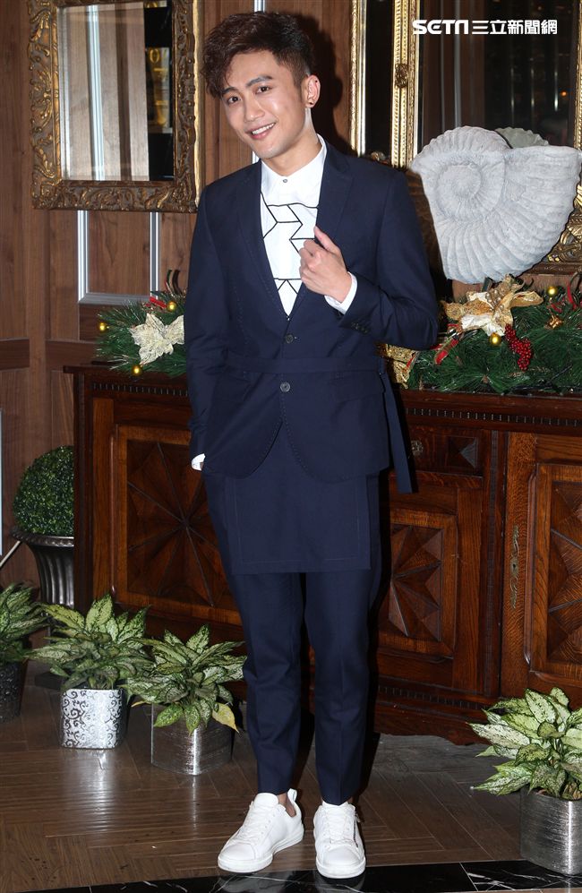 「快樂幫」歌手楊程鈞等待10年終發行首張迷你專輯《藏不住》。（記者邱榮吉/攝影）