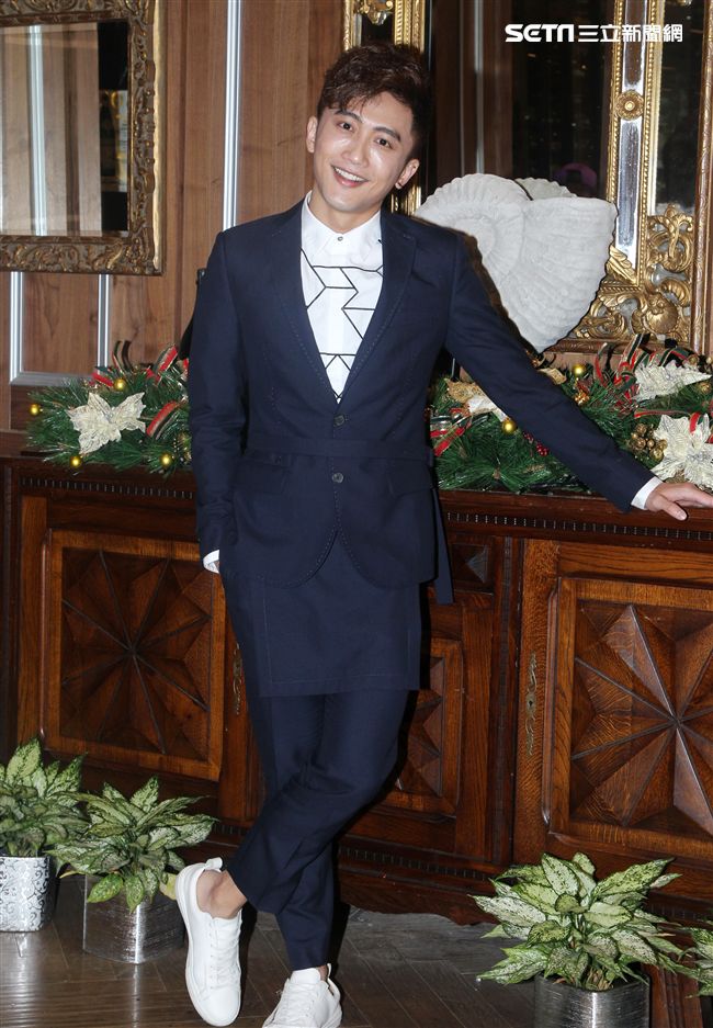 「快樂幫」歌手楊程鈞等待10年終發行首張迷你專輯《藏不住》。（記者邱榮吉/攝影）