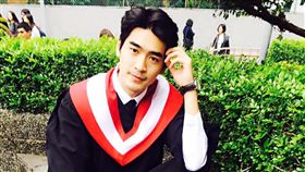 經紀人幫盯　涂善存力拚明年順利畢業 圖/佳葳娛樂提供