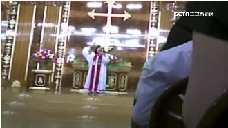 控高壓統治　許聖使教會斂財爭議多