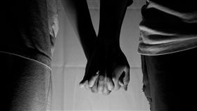 戀愛 情侶 牽手
https://www.flickr.com/photos/johnnylcy/8522901355/in/photolist-dZ96D6-64pY5E-2v5RL-8M91YC-9HVwAr-9mcakh-N23oZ-9mca9Q-dMAWYZ-76DFrq-64sSdo-okRD-arGAJn-4t7xti-4kqXga-9zLxe-7Lukut-38Y23J-5L2kwM-8hWM3c-bfgnxP-9yfQiJ-hnnUvt-8M91N5-7LyBV9-9vpW1g-8Ck3qM-7LyiPS-nWGMjc-bo96ni-i4GTNE-qCTDuM-eSyVn8-7DVCSg-HjCjC-88tfAV-4A324J-4La6-66e6pZ-9rZZqr-WFbrk-9EFHSf-6F2eVV-a3Bn8C-9hgXhz-nfHZHm-nz7PyL-7Lujzp-6mNfh2-a2QrC8