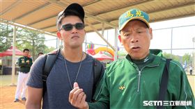陽建福與李來發教練（圖／王怡翔攝）