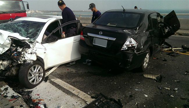 澎湖跨海大橋車禍　2死4輕重傷