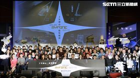 本以為自己走在時代尖端　直到阿嬤創了粉專！