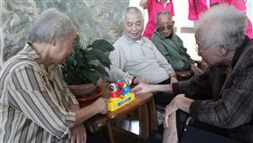 安養中心,老人,長輩,魏中龍,悠然山莊,照護,照顧服務員
（圖／翻攝自悠然山莊安養中心臉書）