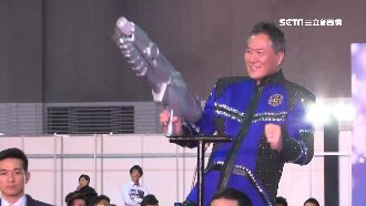 年終最高12個月！辜仲立扮艦長熱舞