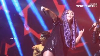 上海熱唱《三天三夜》　阿妹淚灑舞台