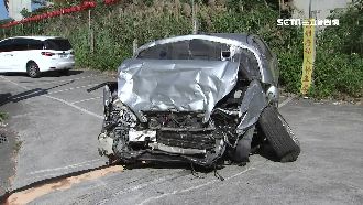 失控逆向連環撞3車　車頭爛掉全毀