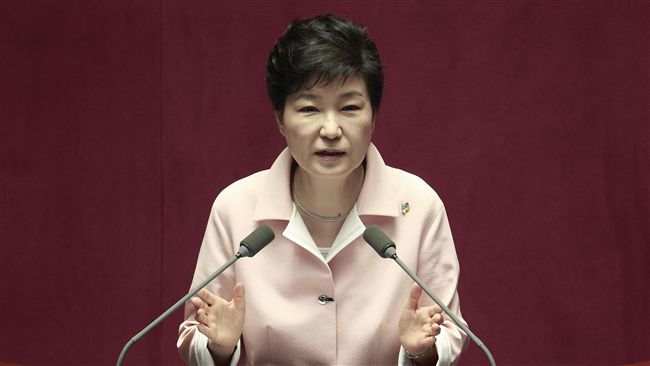 警騎摩托車護駕　朴槿惠離開青瓦台