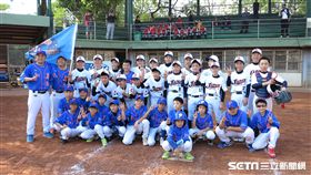 王崇躍和小馬少棒（圖／記者王怡翔攝）