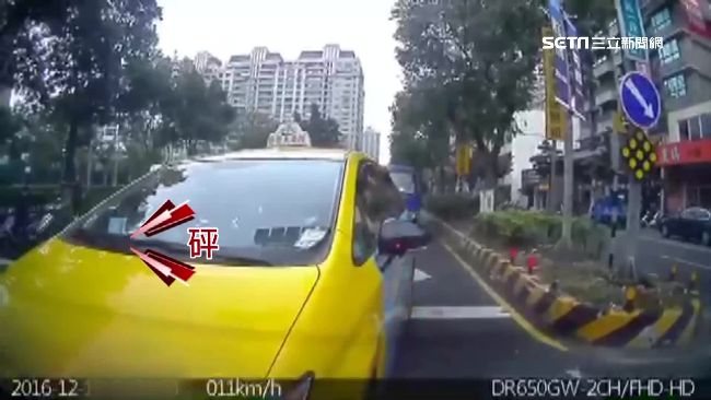 汽車達人被追撞　影片PO網引論戰