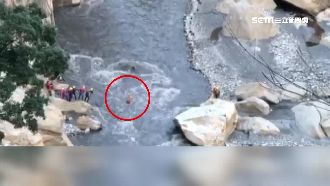 毒蟲溪畔受困　警消救援意外人贓俱獲