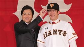 陽岱鋼加盟記者會（圖／取自巨人官方推特）