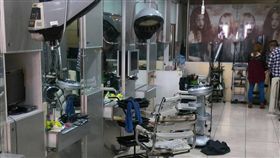 驚！美髮店燙髮機爆炸起火　婦人頭臉灼傷送醫
台中市消防局提供