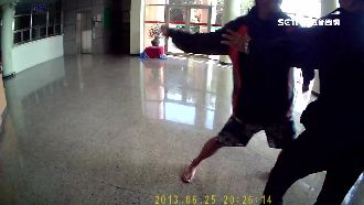 無照男酒駕到警局襲警　下場GG了