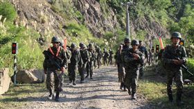 海軍陸戰隊99旅恆春行軍.步兵部隊.國軍.軍人.阿兵哥（圖／翻攝自中華民國海軍陸戰隊FB）