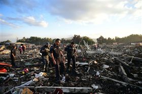 墨西哥煙火市集爆炸（圖／翻攝自Twitter）