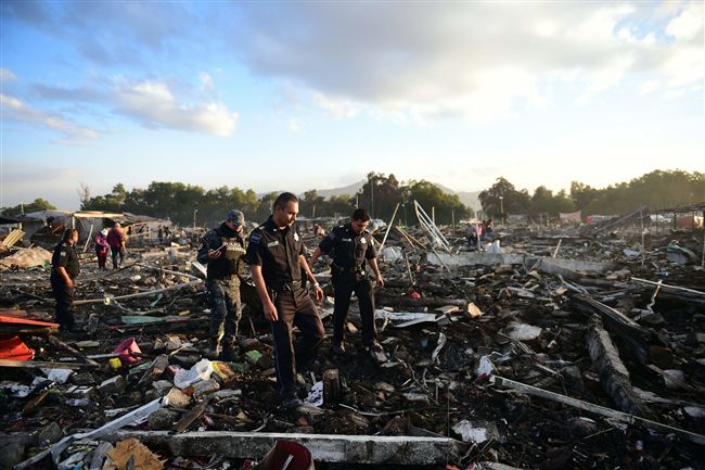 墨西哥煙火市集大爆炸　29人被炸死
