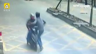 手機遭搶　陸男使「無影腳」擊趴強盜