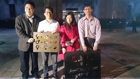 環保署長李應元在環署前「反塗鴉」挺婚姻平權。同志,同性婚姻（圖／賴品瑀攝影／環境資訊中心）（名家）