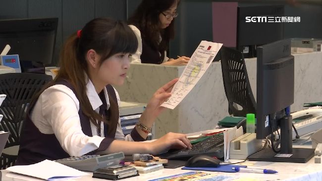 考進銀行人生就躺平？網友指出這點差很大