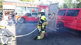 消防隊演練(圖/消隊提供)