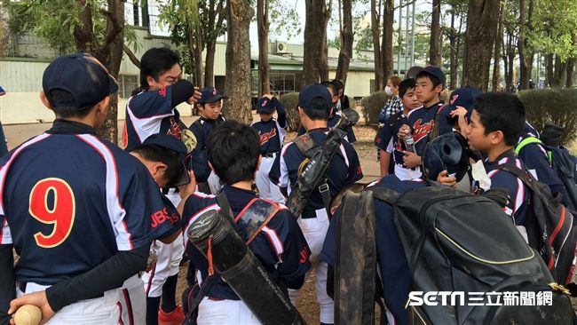 比賽出現判決爭議　日小選手輸球痛哭