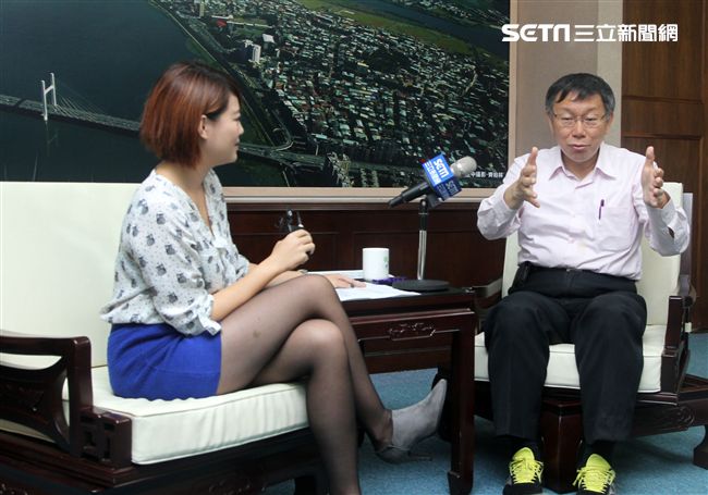 台北市長柯文哲接受三立新聞網獨家專訪。（記者邱榮吉/攝影）