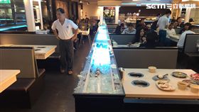 吳姓奧客充電不成大鬧涮涮鍋店，還多次撥打110戲耍警方，最後還拒付計程車費遭警上銬逮捕（翻攝畫面）