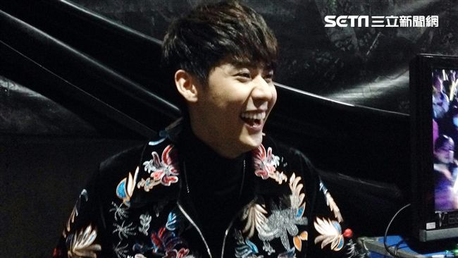 李玉璽升半Key嗨唱　後台脫口爆料